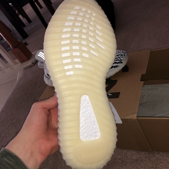 11&1/2 YEEZY 350 BOOST - Picture 5 of 6